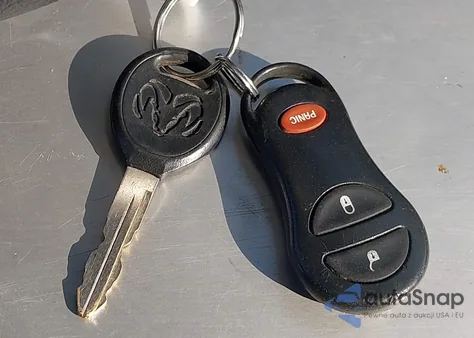 2005 Dodge Ram 1500 Slt/Laramie z USA, uszkodzony, nr VIN 1D7HA18D05S339775